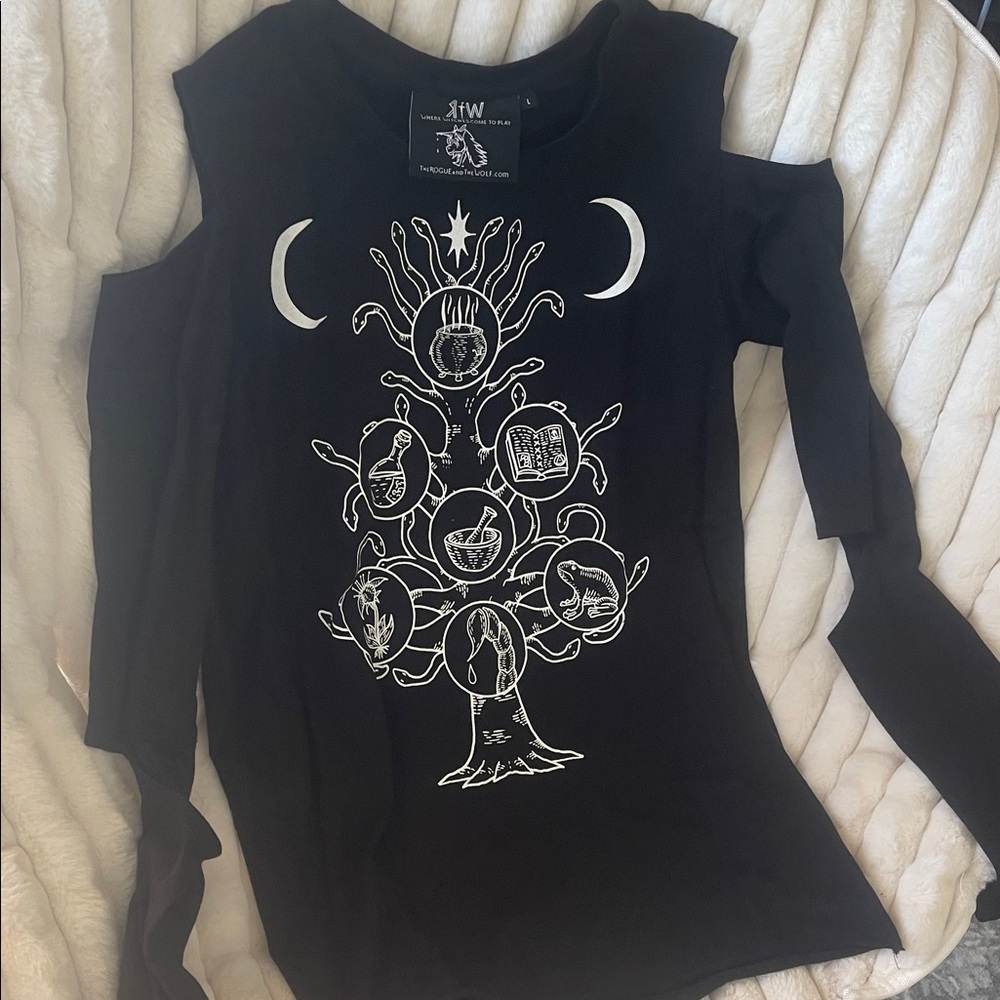 Black Cold Shoulder Top with White Graphic - Picture 2 of 5